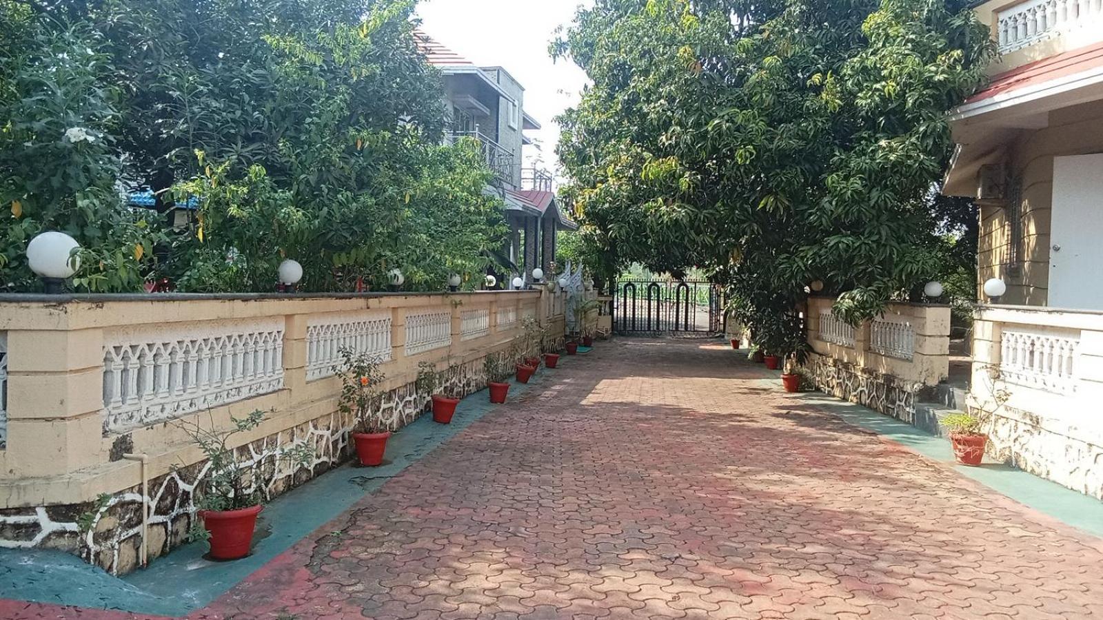 Giriraj Garden Resort Vagholi  Exterior photo